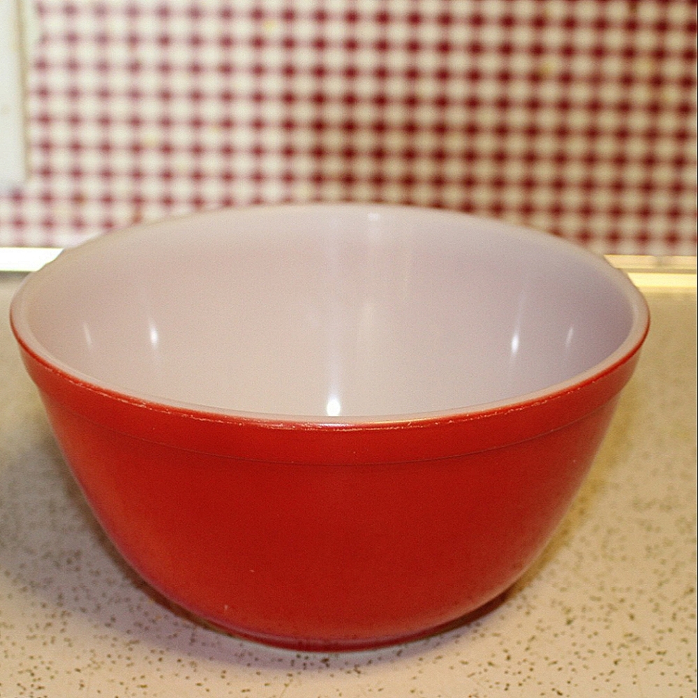 Pyrex Primary Red 402 Nesting Bowl 1.5qt